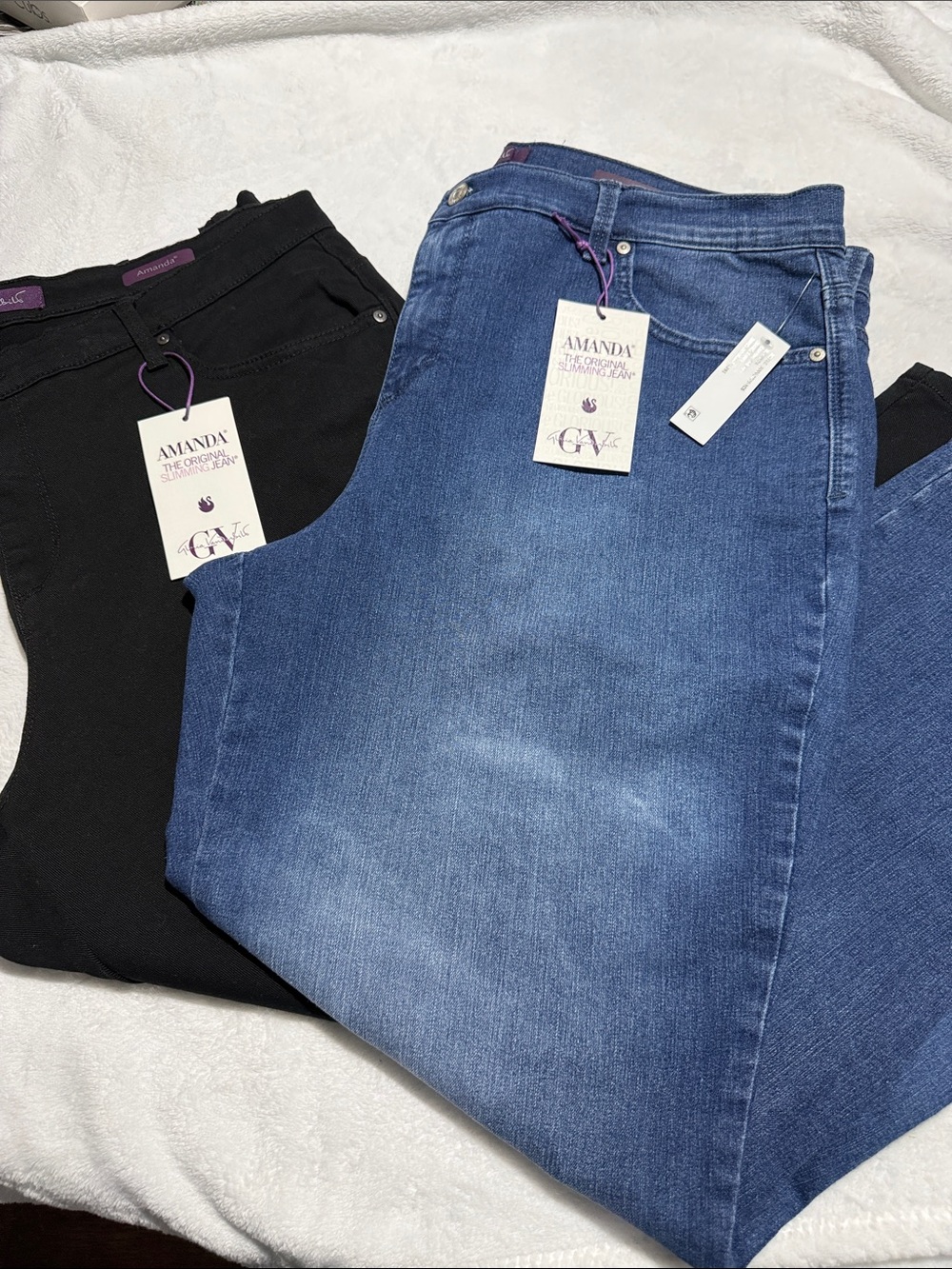 Gloria Vanderbilt High-Rise Jeans Blue and Black you will get (2) both NWT